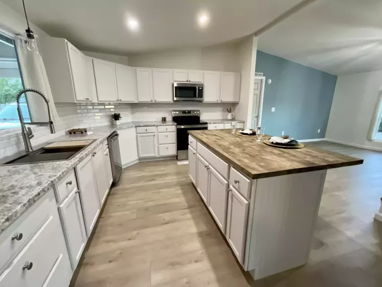 200 James Ct, Carson City, Nevada 89706, 3 Bedrooms Bedrooms, 12 Rooms Rooms,2 BathroomsBathrooms,Manufactured,Residential,James,250050714