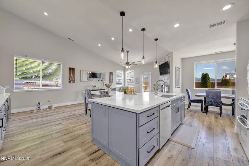 4000 Kettle Rock, Reno, Nevada 89508, 6 Bedrooms Bedrooms, ,3 BathroomsBathrooms,Residential,Residential,Kettle Rock,250050701