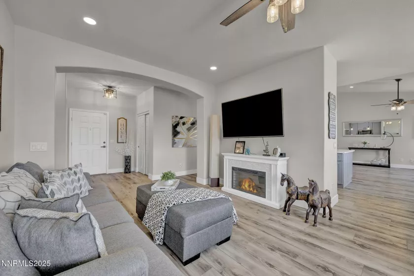 4000 Kettle Rock, Reno, Nevada 89508, 6 Bedrooms Bedrooms, ,3 BathroomsBathrooms,Residential,Residential,Kettle Rock,250050701