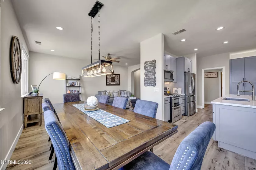 4000 Kettle Rock, Reno, Nevada 89508, 6 Bedrooms Bedrooms, ,3 BathroomsBathrooms,Residential,Residential,Kettle Rock,250050701