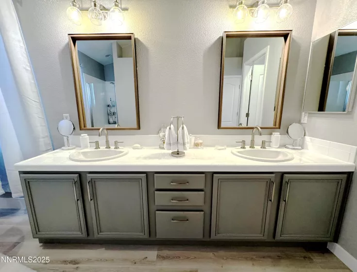 6726 Runnymede, Sparks, Nevada 89436, 4 Bedrooms Bedrooms, ,3 BathroomsBathrooms,Residential,Residential,Runnymede,250050723