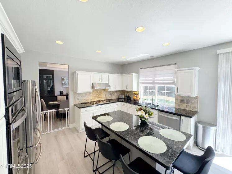 6726 Runnymede, Sparks, Nevada 89436, 4 Bedrooms Bedrooms, ,3 BathroomsBathrooms,Residential,Residential,Runnymede,250050723