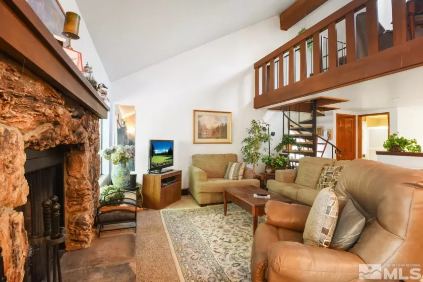 696 Village, Incline Village, Nevada 89451, 2 Bedrooms Bedrooms, ,2 BathroomsBathrooms,Residential,Residential,Village,240010681