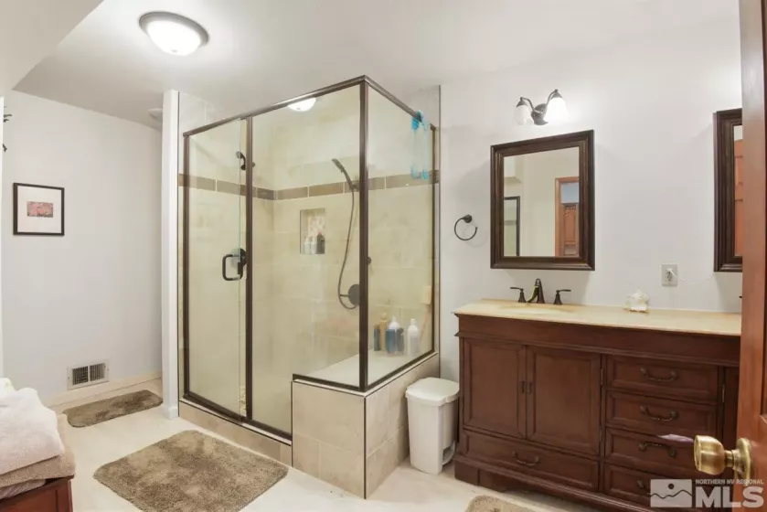 696 Village, Incline Village, Nevada 89451, 2 Bedrooms Bedrooms, ,2 BathroomsBathrooms,Residential,Residential,Village,240010681