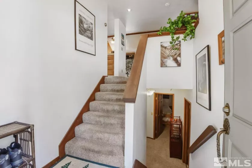 696 Village, Incline Village, Nevada 89451, 2 Bedrooms Bedrooms, ,2 BathroomsBathrooms,Residential,Residential,Village,240010681