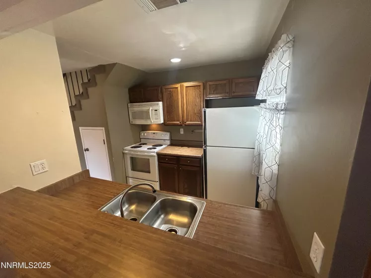 3148 Bristle Branch, Sparks, Nevada 89434, 2 Bedrooms Bedrooms, ,2 BathroomsBathrooms,Residential Lease,Manufactured,Bristle Branch,250050734
