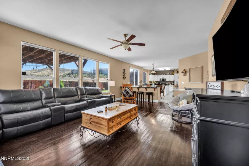 3201 Green River, Reno, Nevada 89503, 5 Bedrooms Bedrooms, ,3 BathroomsBathrooms,Residential,Residential,Green River,250050742