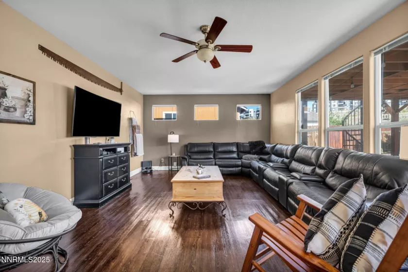 3201 Green River, Reno, Nevada 89503, 5 Bedrooms Bedrooms, ,3 BathroomsBathrooms,Residential,Residential,Green River,250050742