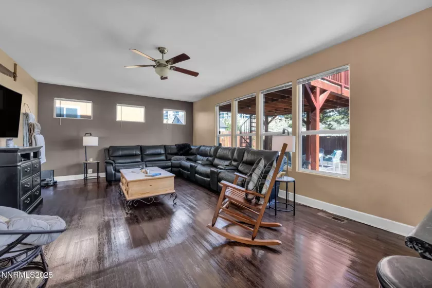 3201 Green River, Reno, Nevada 89503, 5 Bedrooms Bedrooms, ,3 BathroomsBathrooms,Residential,Residential,Green River,250050742