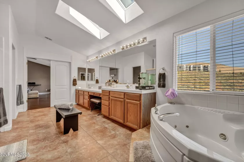 3201 Green River, Reno, Nevada 89503, 5 Bedrooms Bedrooms, ,3 BathroomsBathrooms,Residential,Residential,Green River,250050742