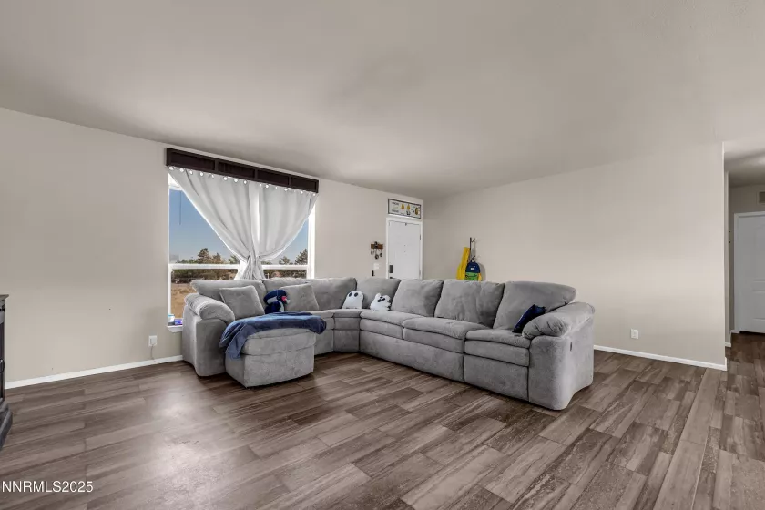 7410 Beech, Silver Springs, Nevada 89429, 3 Bedrooms Bedrooms, ,2 BathroomsBathrooms,Residential,Residential,Beech,250050747