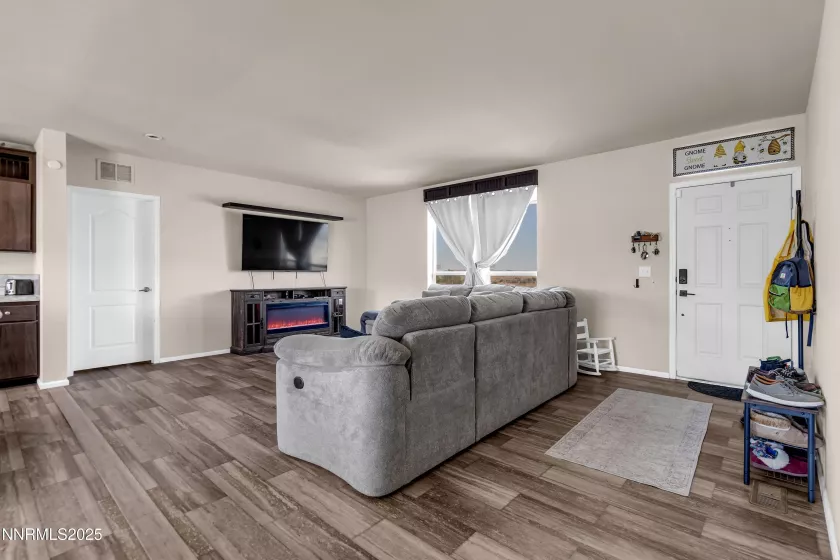 7410 Beech, Silver Springs, Nevada 89429, 3 Bedrooms Bedrooms, ,2 BathroomsBathrooms,Residential,Residential,Beech,250050747