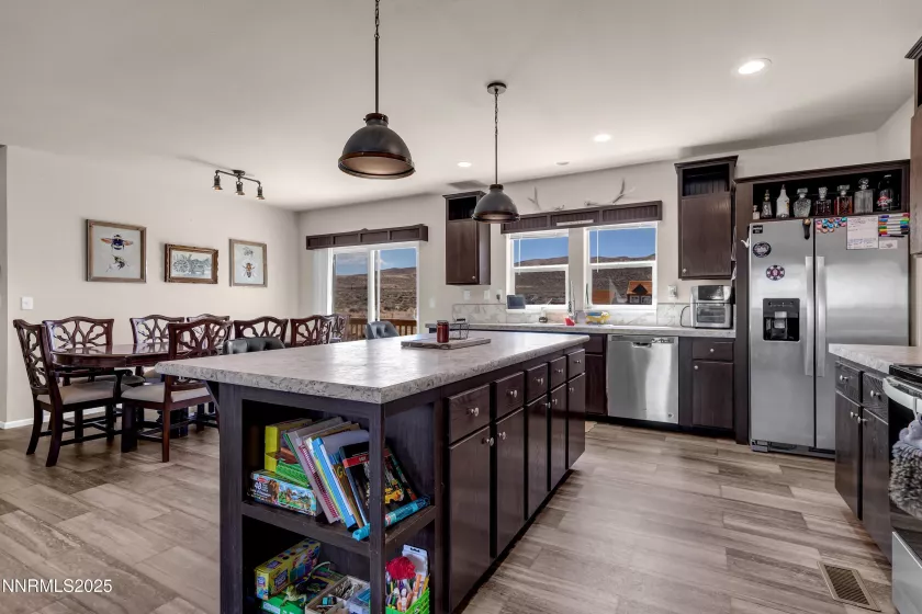 7410 Beech, Silver Springs, Nevada 89429, 3 Bedrooms Bedrooms, ,2 BathroomsBathrooms,Residential,Residential,Beech,250050747