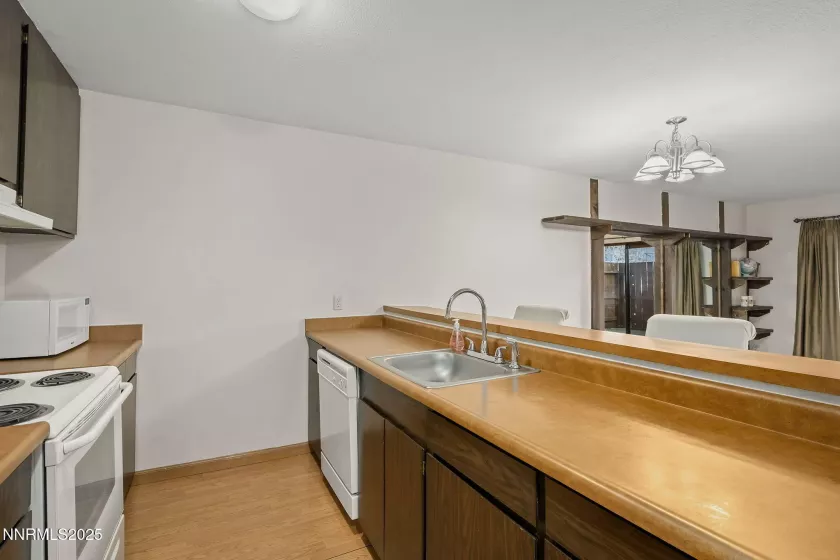 2700 Plumas, Reno, Nevada 89509, 1 Bedroom Bedrooms, ,1 BathroomBathrooms,Residential,Residential,Plumas,250050760