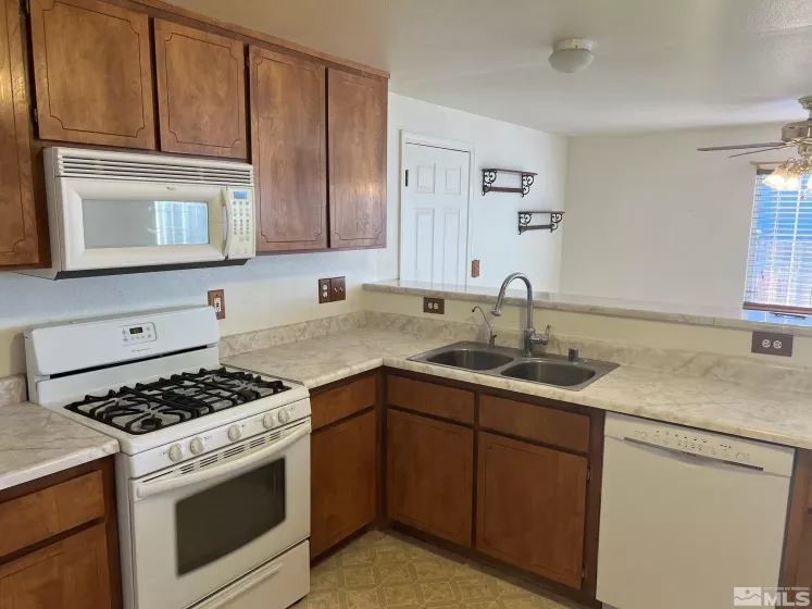 553 Yellow Jacket, Dayton, Nevada 89403, 4 Bedrooms Bedrooms, ,2 BathroomsBathrooms,Residential,Residential,Yellow Jacket,250000070