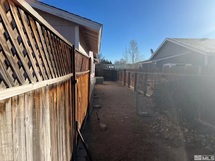 553 Yellow Jacket, Dayton, Nevada 89403, 4 Bedrooms Bedrooms, ,2 BathroomsBathrooms,Residential,Residential,Yellow Jacket,250000070