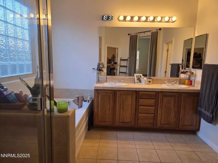 1388 Lambrays, Sparks, Nevada 89436, 4 Bedrooms Bedrooms, ,3 BathroomsBathrooms,Residential,Residential,Lambrays,250050797