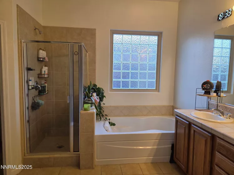 1388 Lambrays, Sparks, Nevada 89436, 4 Bedrooms Bedrooms, ,3 BathroomsBathrooms,Residential,Residential,Lambrays,250050797