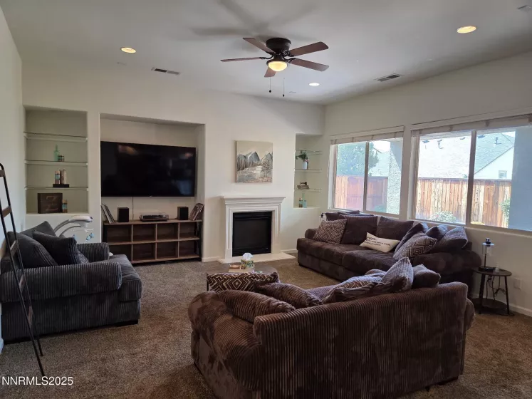1388 Lambrays, Sparks, Nevada 89436, 4 Bedrooms Bedrooms, ,3 BathroomsBathrooms,Residential,Residential,Lambrays,250050797