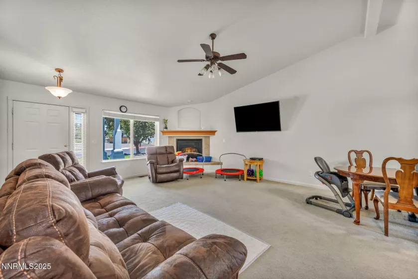 753 Divot, Fernley, Nevada 89408, 4 Bedrooms Bedrooms, ,4 BathroomsBathrooms,Residential,Residential,Divot,250050818