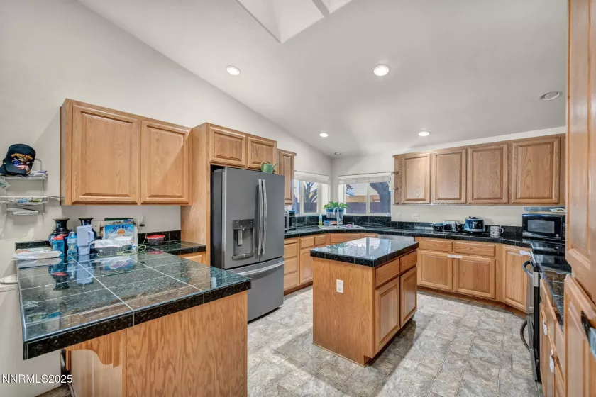 753 Divot, Fernley, Nevada 89408, 4 Bedrooms Bedrooms, ,4 BathroomsBathrooms,Residential,Residential,Divot,250050818