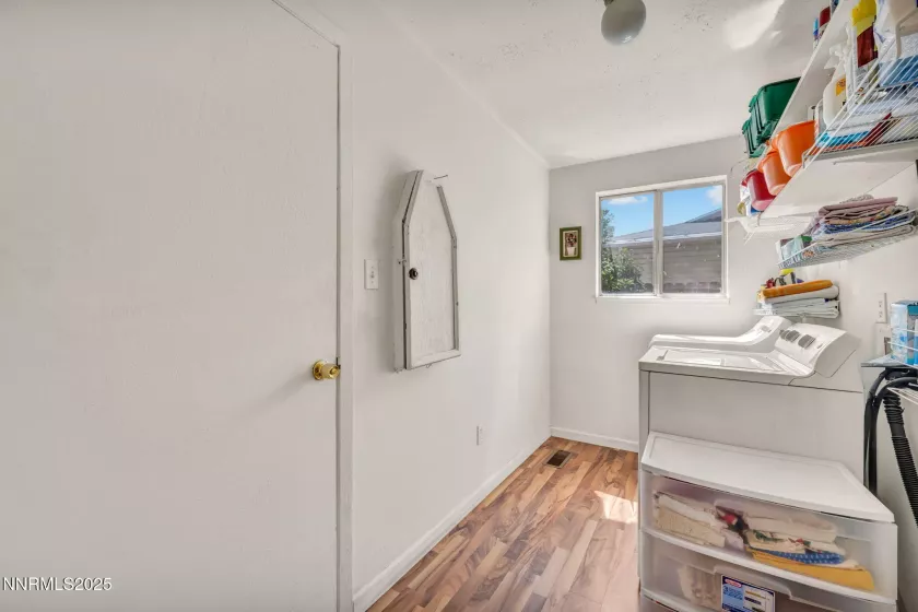 4225 Mira Loma, Reno, Nevada 89502, 3 Bedrooms Bedrooms, ,2 BathroomsBathrooms,Residential,Residential,Mira Loma,250050817
