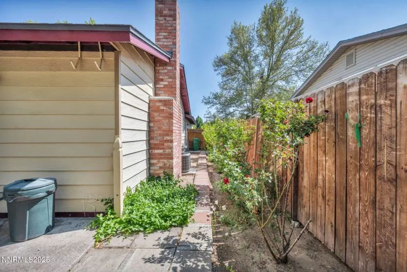 4225 Mira Loma, Reno, Nevada 89502, 3 Bedrooms Bedrooms, ,2 BathroomsBathrooms,Residential,Residential,Mira Loma,250050817