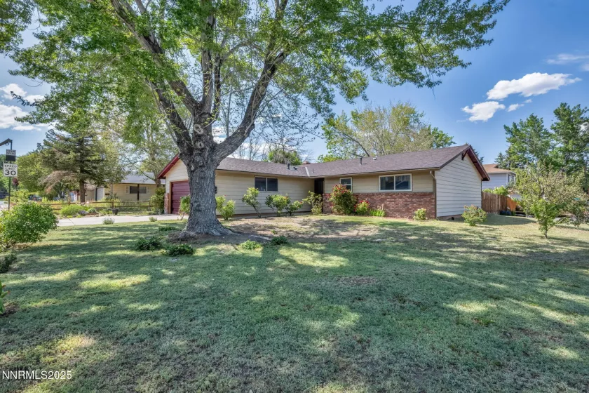4225 Mira Loma, Reno, Nevada 89502, 3 Bedrooms Bedrooms, ,2 BathroomsBathrooms,Residential,Residential,Mira Loma,250050817