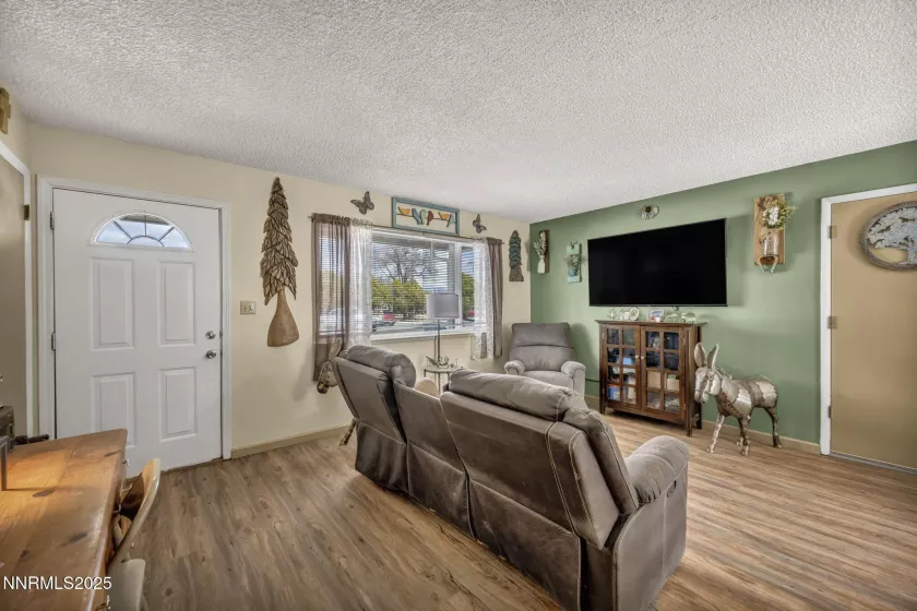 1041 Roberta, Fallon, Nevada 89406, 3 Bedrooms Bedrooms, ,2 BathroomsBathrooms,Residential,Residential,Roberta,250050825