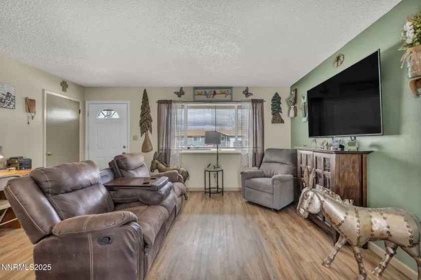 1041 Roberta, Fallon, Nevada 89406, 3 Bedrooms Bedrooms, ,2 BathroomsBathrooms,Residential,Residential,Roberta,250050825