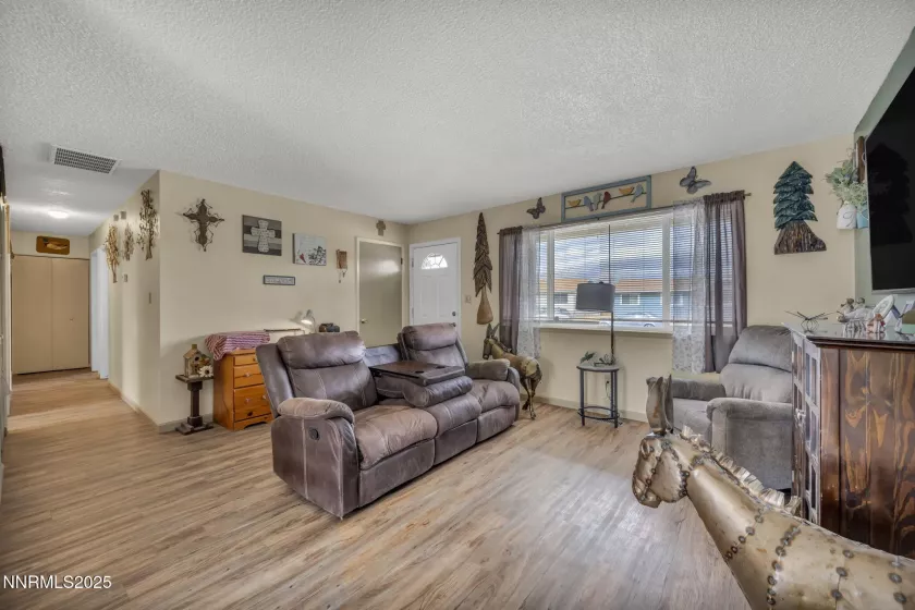 1041 Roberta, Fallon, Nevada 89406, 3 Bedrooms Bedrooms, ,2 BathroomsBathrooms,Residential,Residential,Roberta,250050825