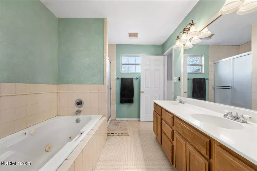 10705 Silver Spur, Reno, Nevada 89508, 4 Bedrooms Bedrooms, ,3 BathroomsBathrooms,Residential,Residential,Silver Spur,250050821