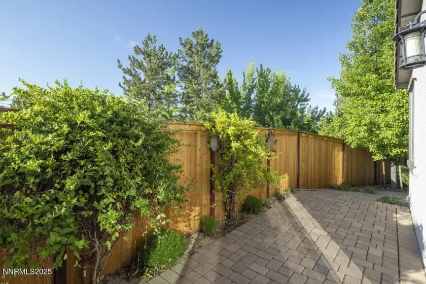 1385 Balfour, Reno, Nevada 89509, 3 Bedrooms Bedrooms, ,3 BathroomsBathrooms,Residential,Residential,Balfour,250050819