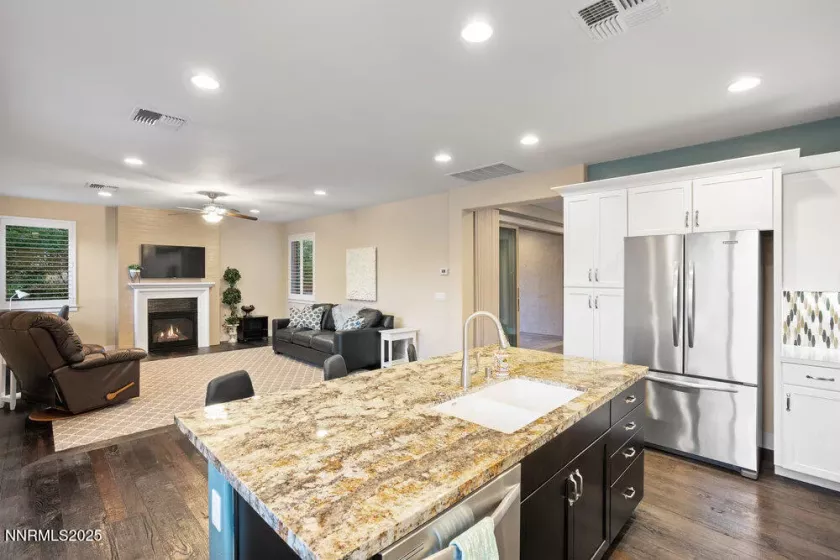 1385 Balfour, Reno, Nevada 89509, 3 Bedrooms Bedrooms, ,3 BathroomsBathrooms,Residential,Residential,Balfour,250050819