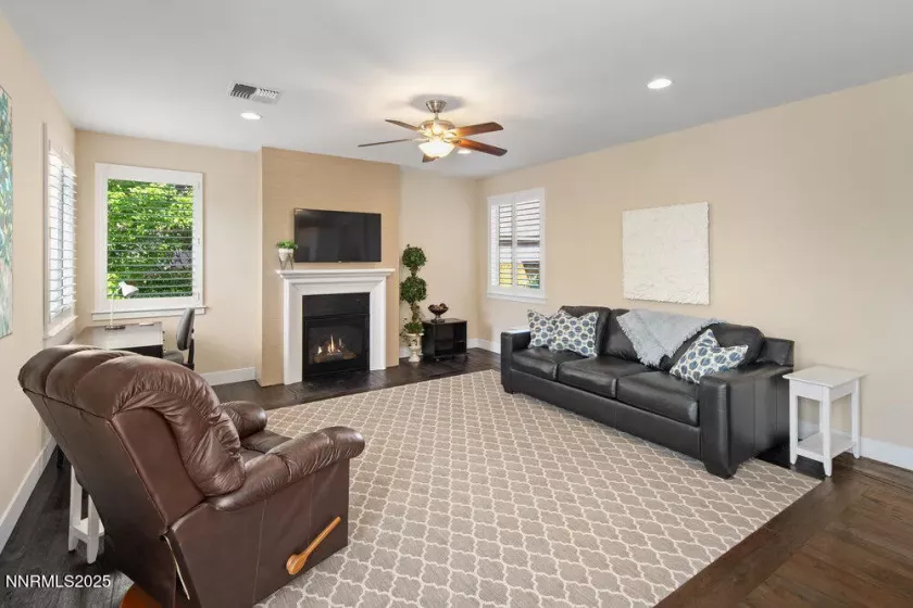 1385 Balfour, Reno, Nevada 89509, 3 Bedrooms Bedrooms, ,3 BathroomsBathrooms,Residential,Residential,Balfour,250050819