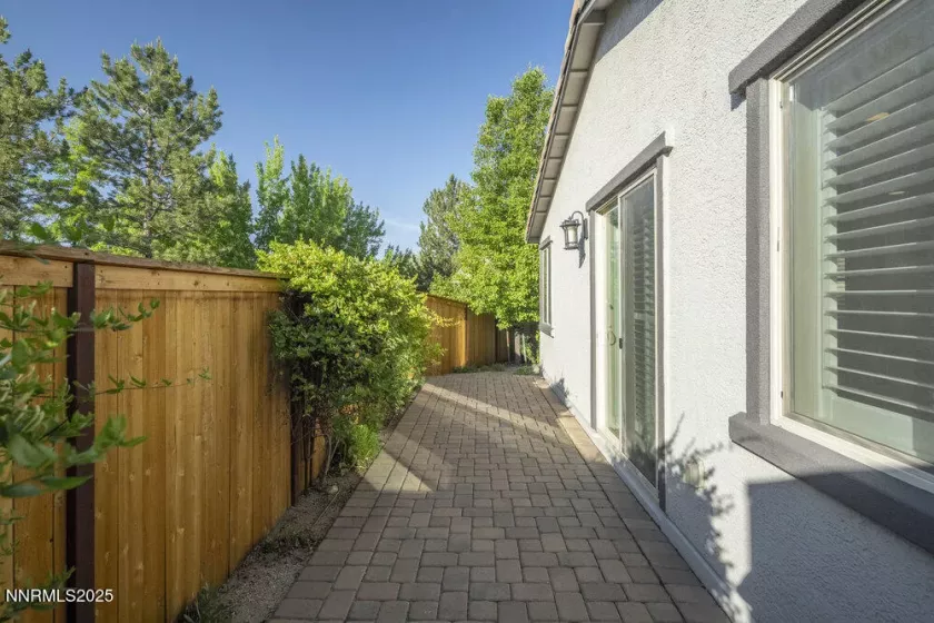 1385 Balfour, Reno, Nevada 89509, 3 Bedrooms Bedrooms, ,3 BathroomsBathrooms,Residential,Residential,Balfour,250050819