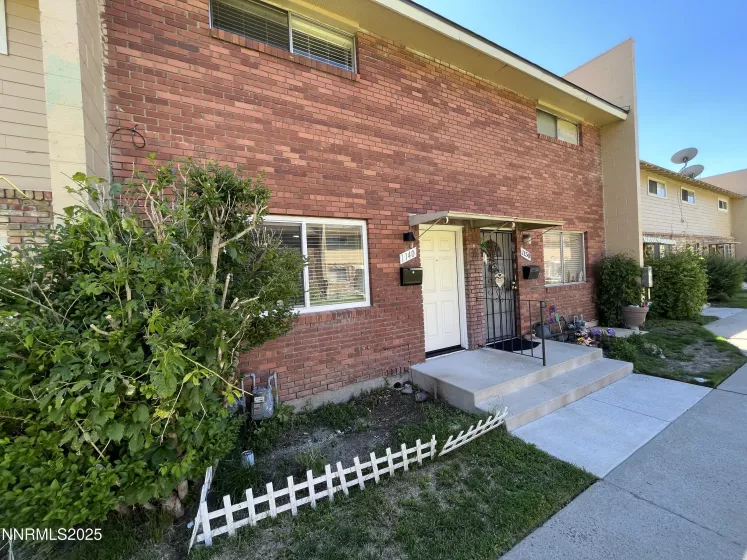 1140 Curry, Carson City, Nevada 89703, 2 Bedrooms Bedrooms, ,1 BathroomBathrooms,Residential,Residential,Curry,250050805