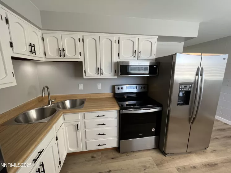 1140 Curry, Carson City, Nevada 89703, 2 Bedrooms Bedrooms, ,1 BathroomBathrooms,Residential,Residential,Curry,250050805