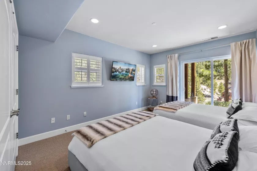 1314 Saint Gallen, Incline Village, Nevada 89451, 4 Bedrooms Bedrooms, ,4 BathroomsBathrooms,Residential,Residential,Saint Gallen,250050808