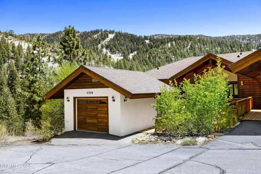 1314 Saint Gallen, Incline Village, Nevada 89451, 4 Bedrooms Bedrooms, ,4 BathroomsBathrooms,Residential,Residential,Saint Gallen,250050808