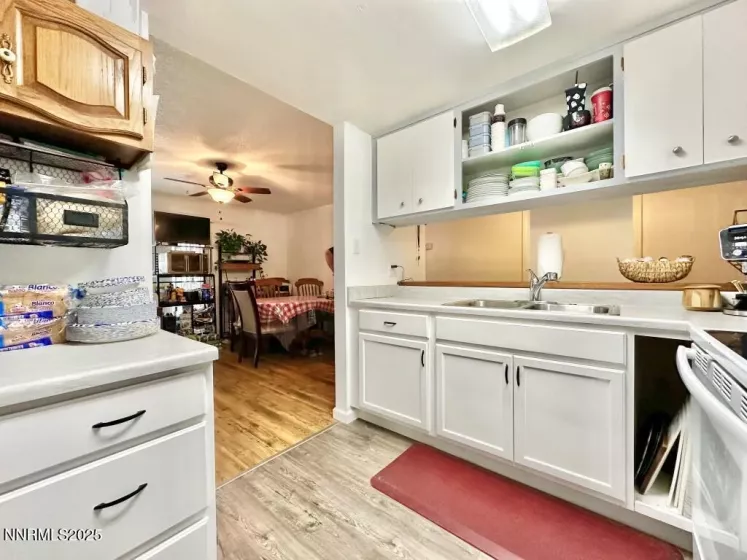 1714 Meadowvale, Sparks, Nevada 89431, 4 Bedrooms Bedrooms, ,2 BathroomsBathrooms,Residential,Residential,Meadowvale,250050490