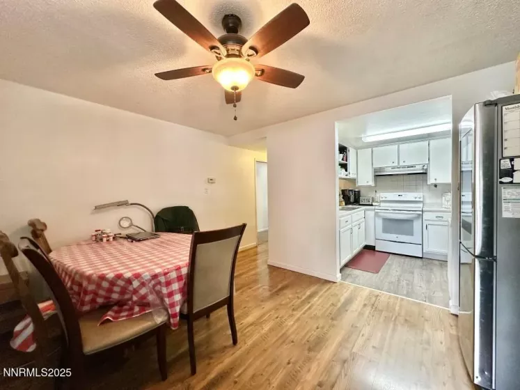 1714 Meadowvale, Sparks, Nevada 89431, 4 Bedrooms Bedrooms, ,2 BathroomsBathrooms,Residential,Residential,Meadowvale,250050490