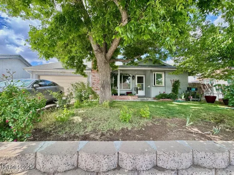 1714 Meadowvale, Sparks, Nevada 89431, 4 Bedrooms Bedrooms, ,2 BathroomsBathrooms,Residential,Residential,Meadowvale,250050490