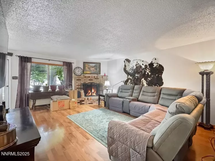 1714 Meadowvale, Sparks, Nevada 89431, 4 Bedrooms Bedrooms, ,2 BathroomsBathrooms,Residential,Residential,Meadowvale,250050490
