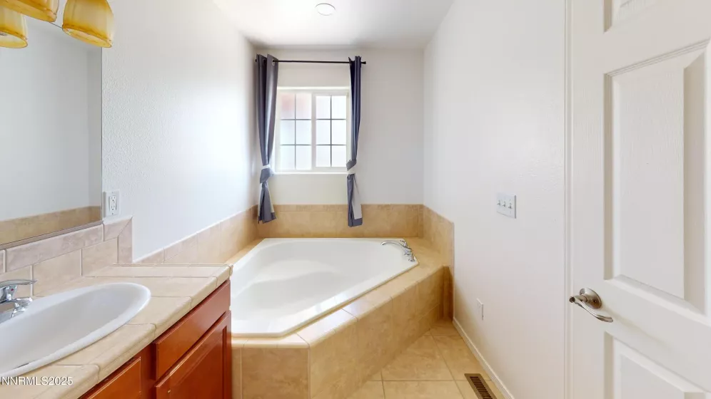 193 Maple, Winnemucca, Nevada 89445, 4 Bedrooms Bedrooms, ,3 BathroomsBathrooms,Residential,Residential,Maple,250050829
