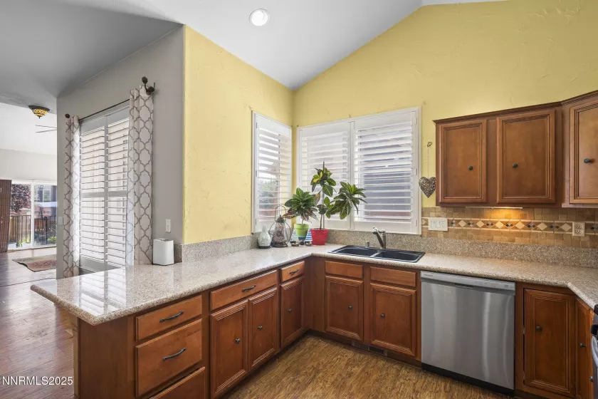 5725 Crooked Stick, Sparks, Nevada 89436, 2 Bedrooms Bedrooms, ,3 BathroomsBathrooms,Residential,Residential,Crooked Stick,250050840