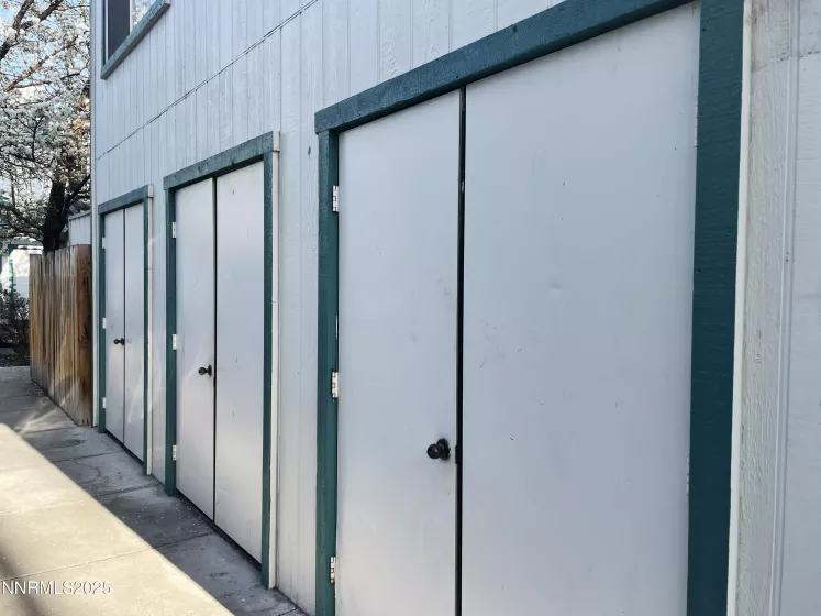 Storage unit