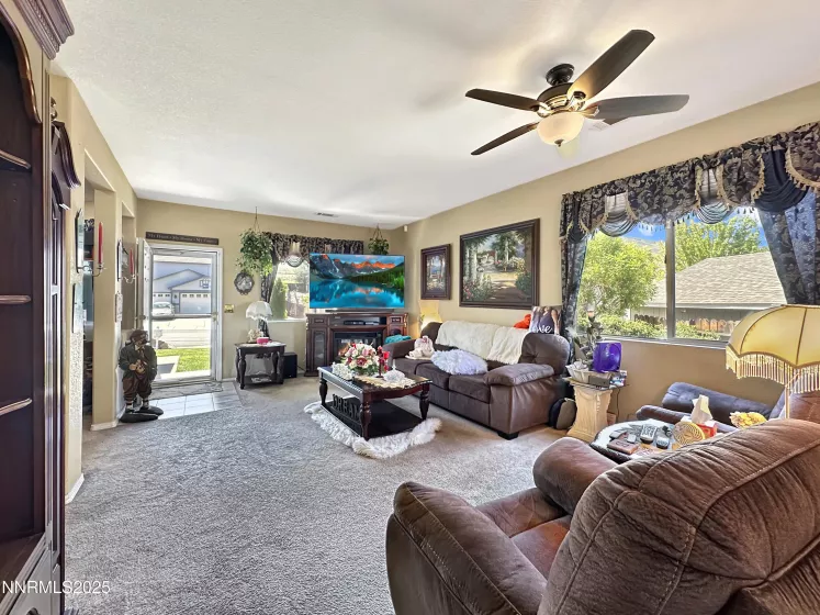 8490 Coral Reef, Reno, Nevada 89506, 3 Bedrooms Bedrooms, ,2 BathroomsBathrooms,Residential,Residential,Coral Reef,250050858
