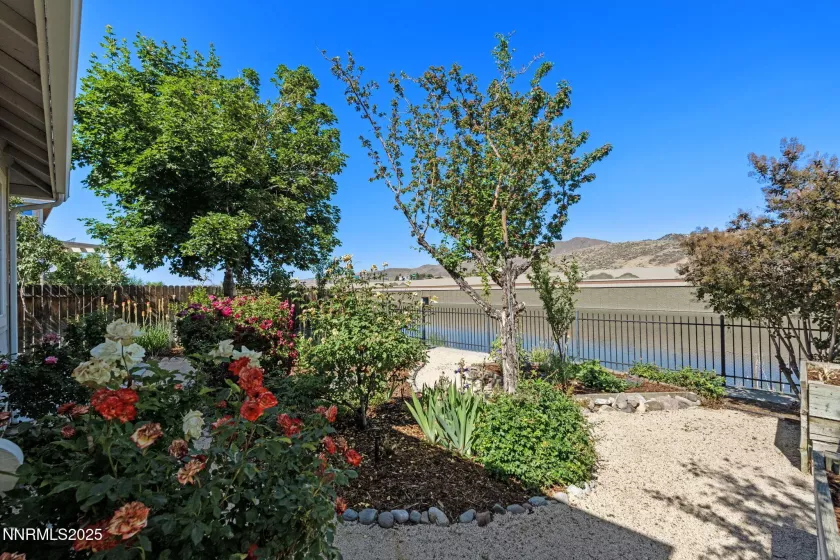 3833 Heron'S Landing, Reno, Nevada 89502, 2 Bedrooms Bedrooms, ,3 BathroomsBathrooms,Residential,Residential,Heron'S Landing,250050859