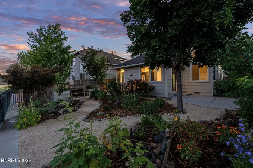 3833 Heron'S Landing, Reno, Nevada 89502, 2 Bedrooms Bedrooms, ,3 BathroomsBathrooms,Residential,Residential,Heron'S Landing,250050859